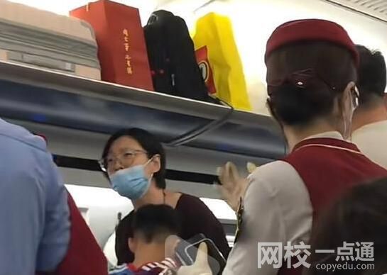 孩子高鐵上吵鬧 乘客提醒被家長懟 為什么怒懟什么原因？