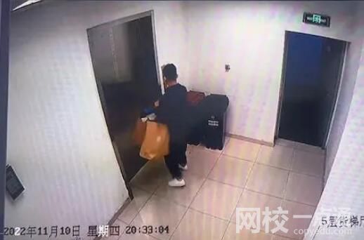優(yōu)衣庫(kù)店長(zhǎng)偷800余件服裝7.5折銷售 始料未及真相簡(jiǎn)直太意外了