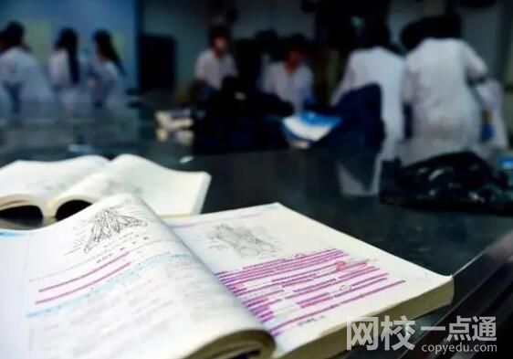 醫學生培養了八年 為何還不會看病? 究竟是怎么回事？