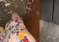 女子深夜乘電梯暴雨涌入被困1小時 實在太驚險了