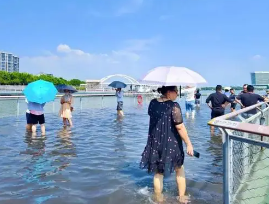 廈門沿海出現(xiàn)天文大潮 實在太罕見了