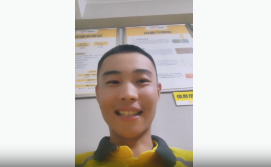 外賣騎手過勞猝死?當(dāng)事人澄清:就是昨天晚上打游戲太累了
