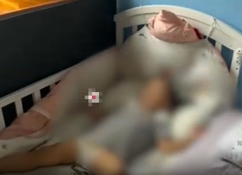 天降煙頭到熟睡孩子床上 床單被燒焦 實在太恐怖了讓人后怕