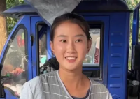 19歲女孩3點起床幫媽媽賣烤牌走紅 為什么走紅什么原因？