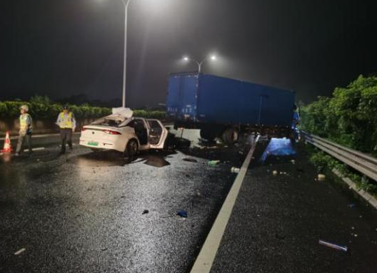 順風車追尾貨車致3死 細節(jié)披露 為什么追尾什么情況？