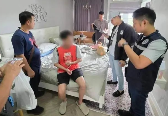 28歲中國網紅在泰國被持刀搶劫 實在太恐怖了