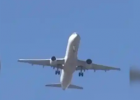 美國一載159人客機發(fā)動機起火 實在太恐怖了