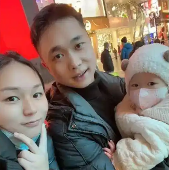 妻女患癌 95后丈夫直播跳舞賺治療費 實在太無奈了